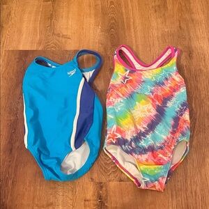 Speedo slightly worn 2 Blue & Multicolor Girls' One-Piece Swimsuits